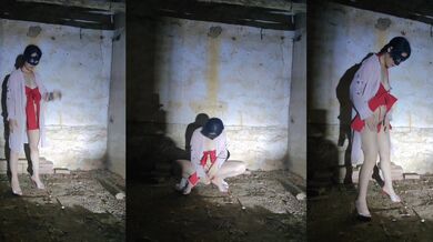 母狗在废弃旧房子露出自慰，荒郊野岭，妻子胆子真是比我还大！